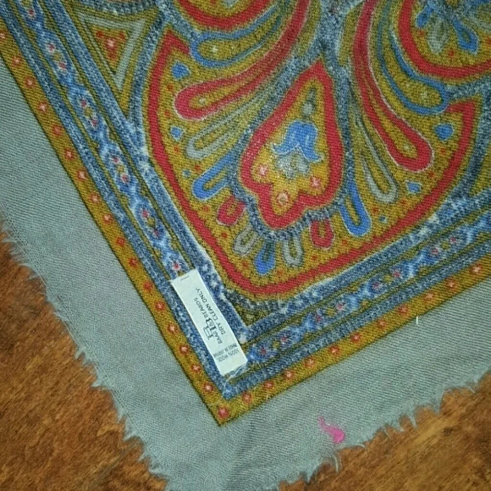 Neutrals paisley fashion scarf‎